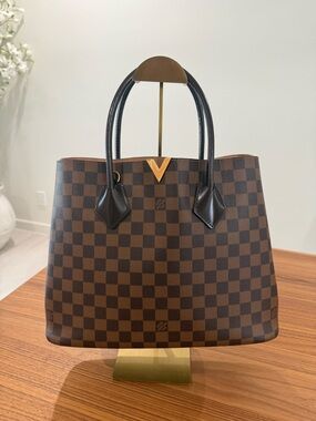Louis Vuitton Brown Damier Check Tote with Dark Brown Handles and Gold V Accent